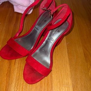 RED HEELS